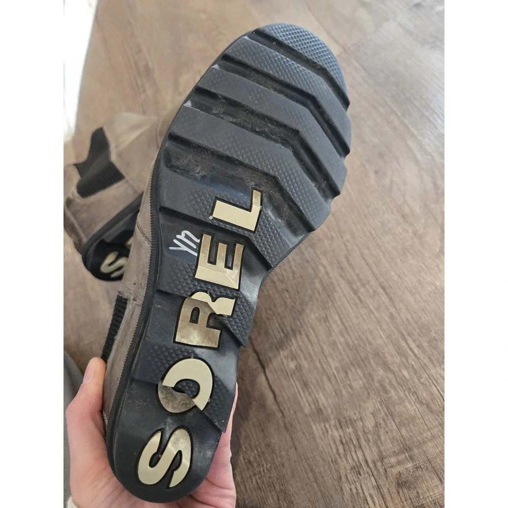 Sorel Joan Of‎ Arctic Distressed Wedged Chelsea Ankle Boot Size 10